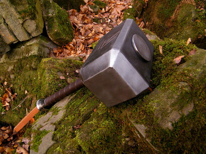 Thor’s Mjölnir Valknut Hammer – A Powerful Norse Symbol of Strength