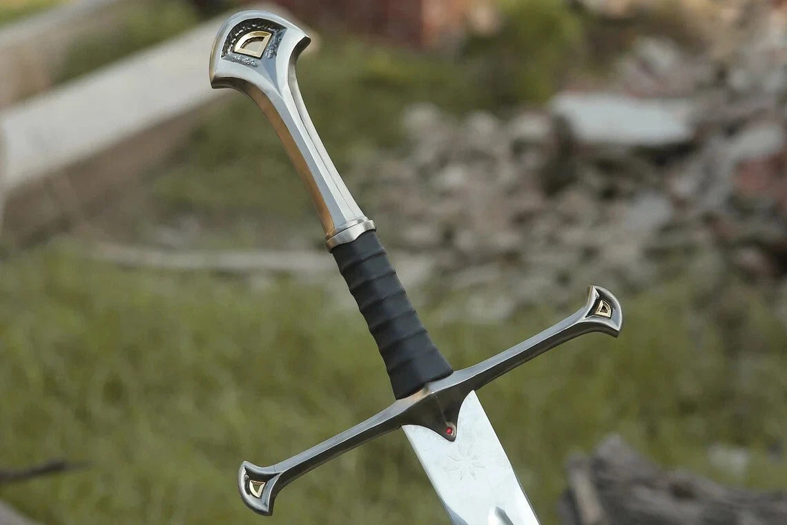 Aragorn's Andúril Narsil Sword Replica – Ultimate Collector's Blade