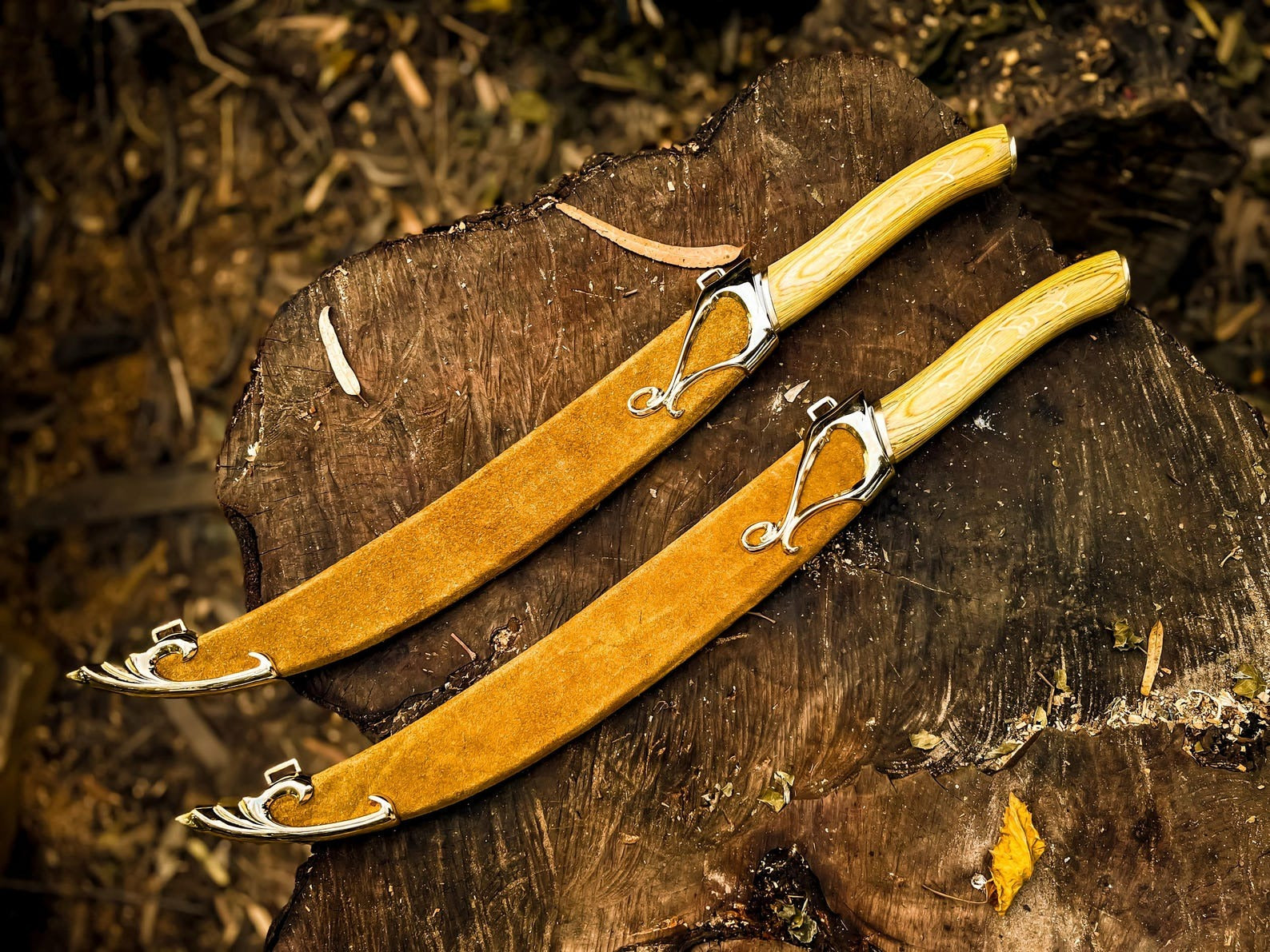 Authentic Handmade Legolas Greenleaf Dual Swords + Wall Mount