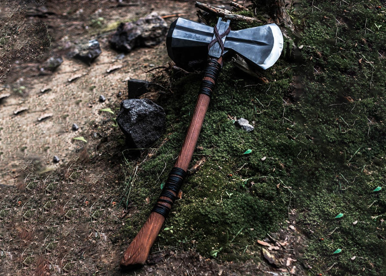 Thor’s Stormbreaker Axe – Perfect for Cosplay, Display & Collectors