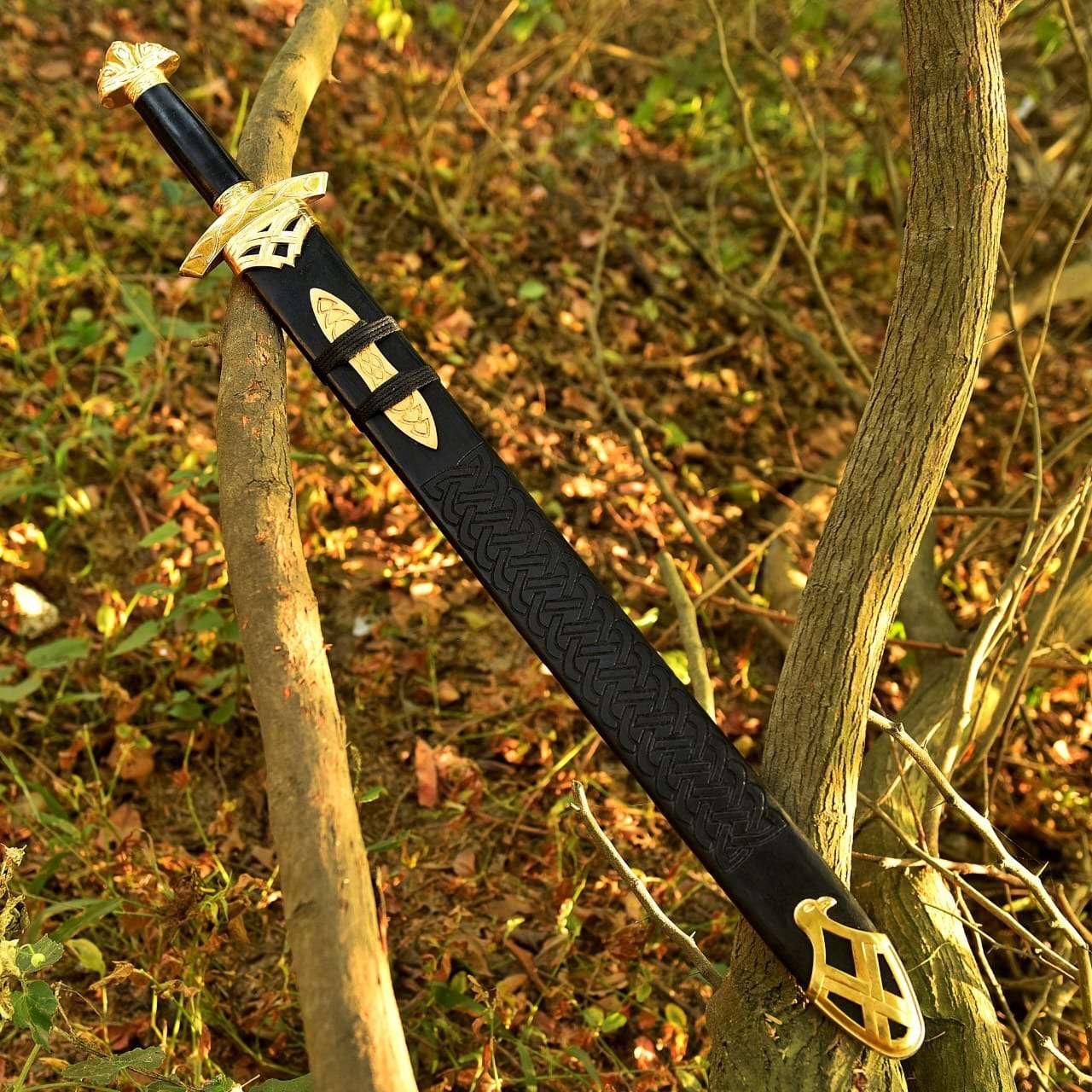 Hand-Forged Damascus Steel Nordic Smith Northmen Viking Sword
