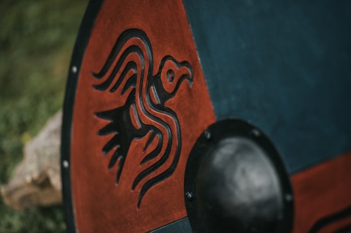 Odin’s Huginn and Muninn Shield – Norse Symbol of Knowledge and Power