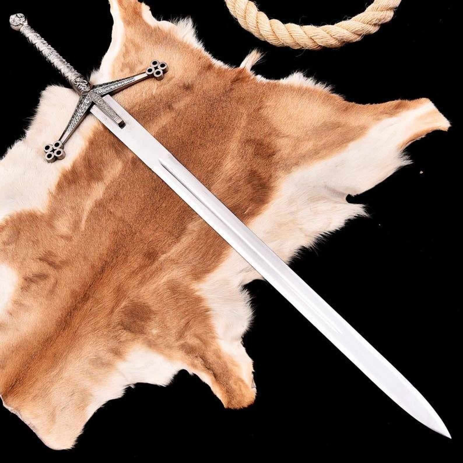 Scottish Claymore Sword – Medieval Highland Replica for Cosplay & Display