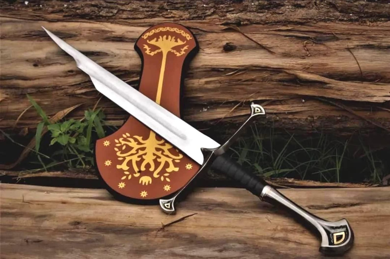 LOTR Shards of Narsil Sword Replica with Wall Mount – Lord of the Rings