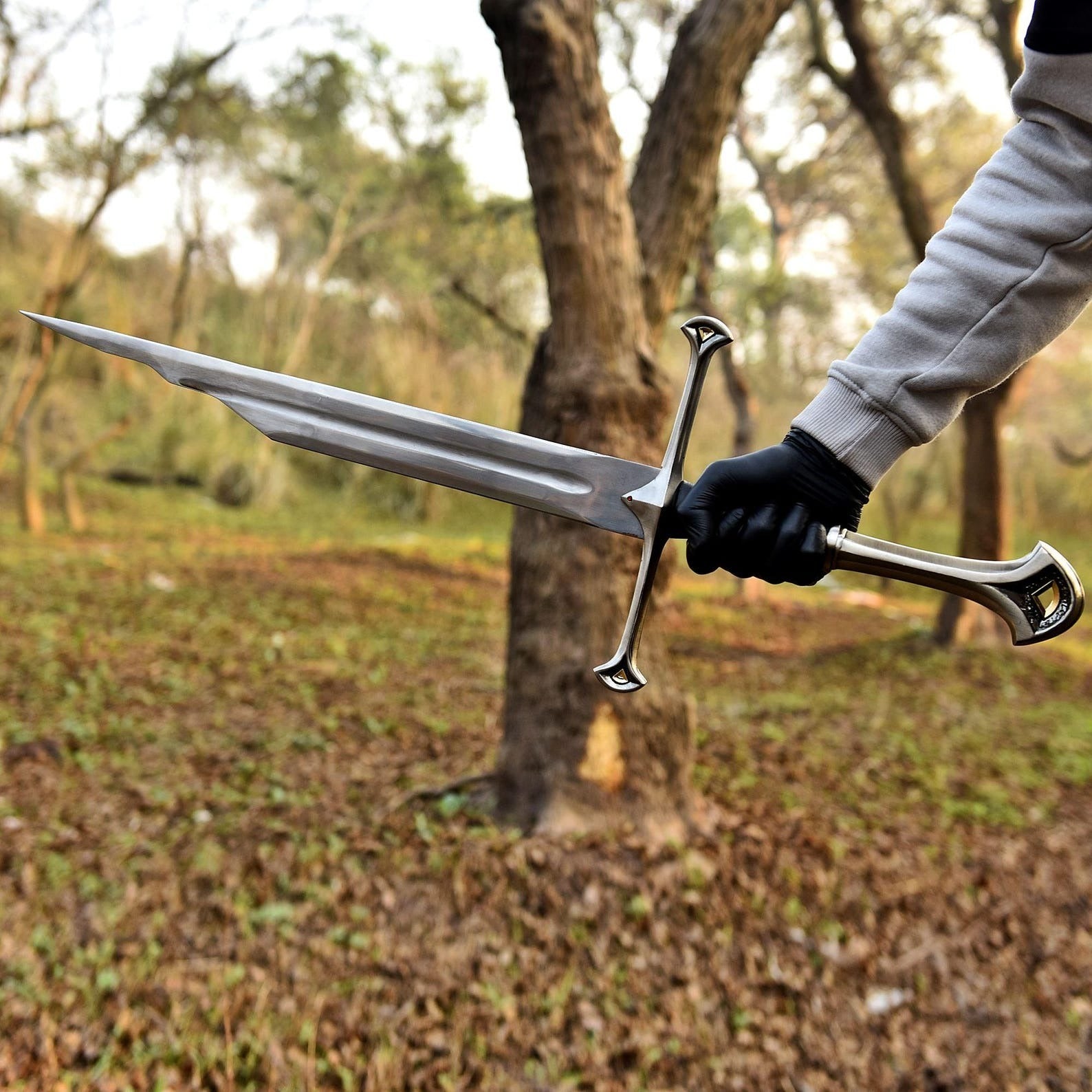 LOTR Shards of Narsil Sword Replica with Wall Mount – Lord of the Rings